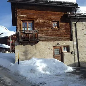 https://eagle-chalet.it-lombardy.com