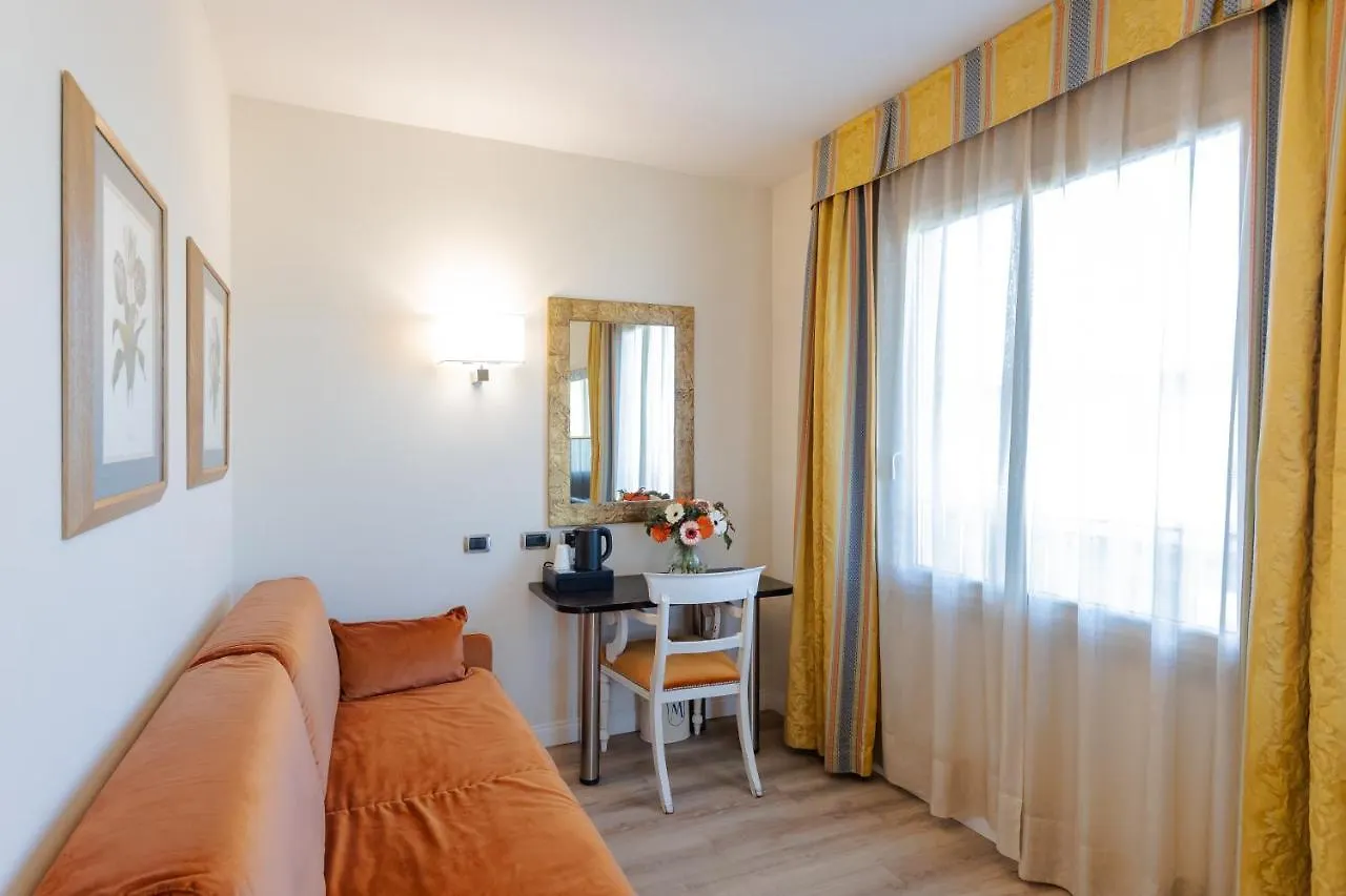 Fh55 Grand Hotel Mediterraneo Florens 4*,